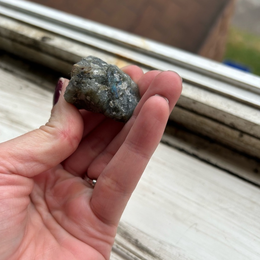 Raw Labradorite Stone - Picture 3 of 5